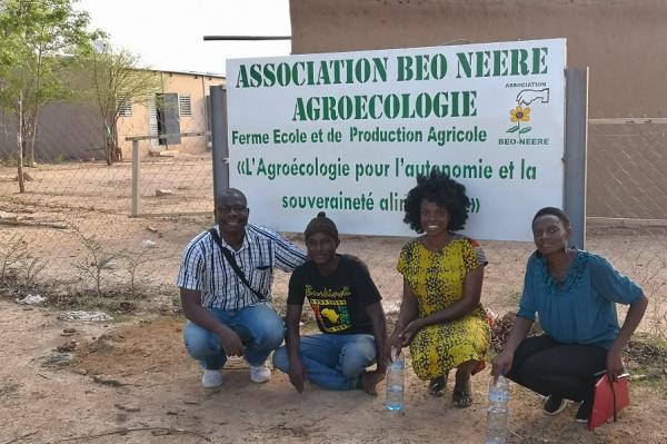 L’équipe de la ferme pilote Beo Nééré au Burkina Faso avec la collaboration de Terre & Humanisme © P. Fernandes, Cirad